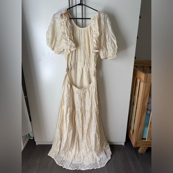 Agneza Lace Maxi Dress - Picture 4 of 5